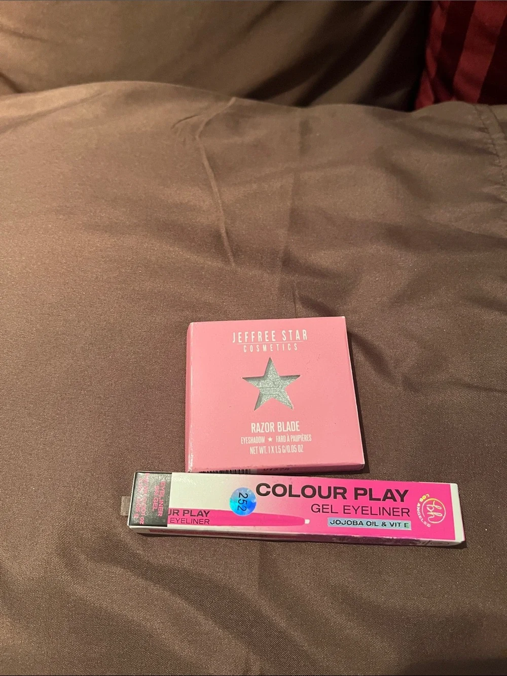 Jeffree Star Razor Blade Eyeshadow & Pink Colour Play Gel Eyeliner